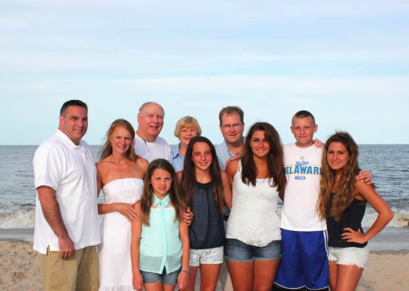 Senior Julia Everstine spends Thanksgiving with family on the beach.