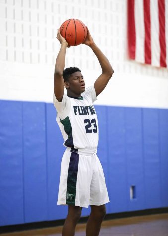 Boys Varsity Basketball team remains confident despite struggle
