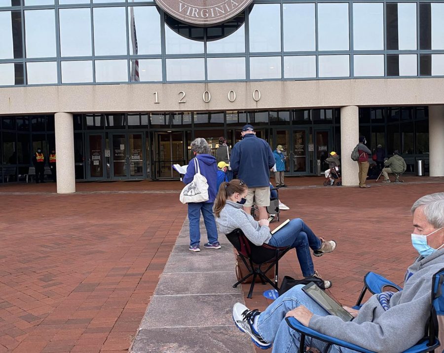 Voters wait in line to vote early in Fairfax County, Va. Photo by Leon Lawrence III