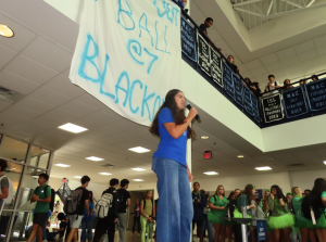 Sabrina Kladakis '28 performs at Open Mic.